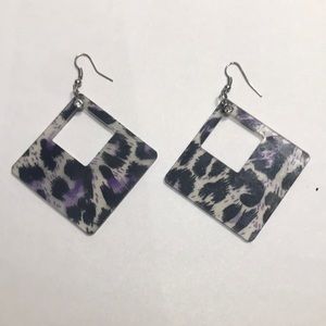 Dangling earrings - purple black white cheetah pattern